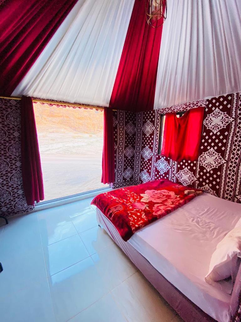 Sunrise Luxury Camp Hotel Wadi Rum Ngoại thất bức ảnh