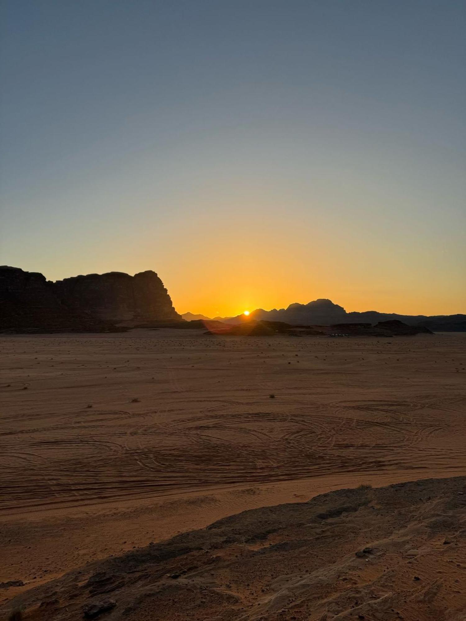 Sunrise Luxury Camp Hotel Wadi Rum Ngoại thất bức ảnh