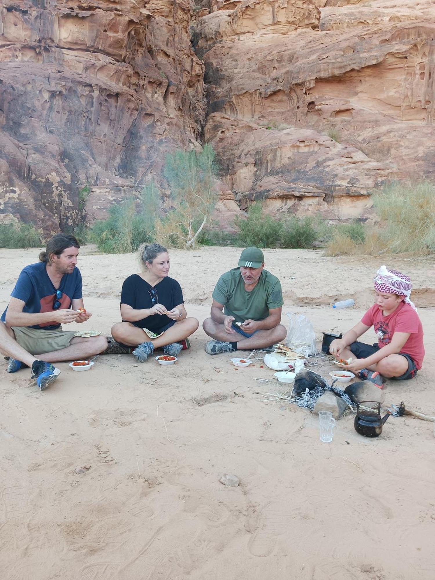 Sunrise Luxury Camp Hotel Wadi Rum Ngoại thất bức ảnh
