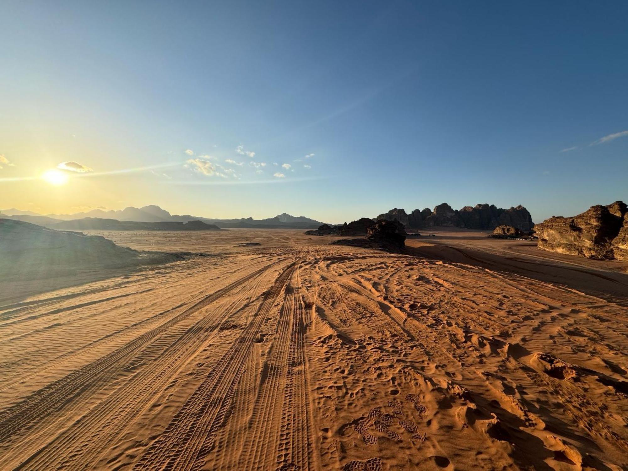 Sunrise Luxury Camp Hotel Wadi Rum Ngoại thất bức ảnh